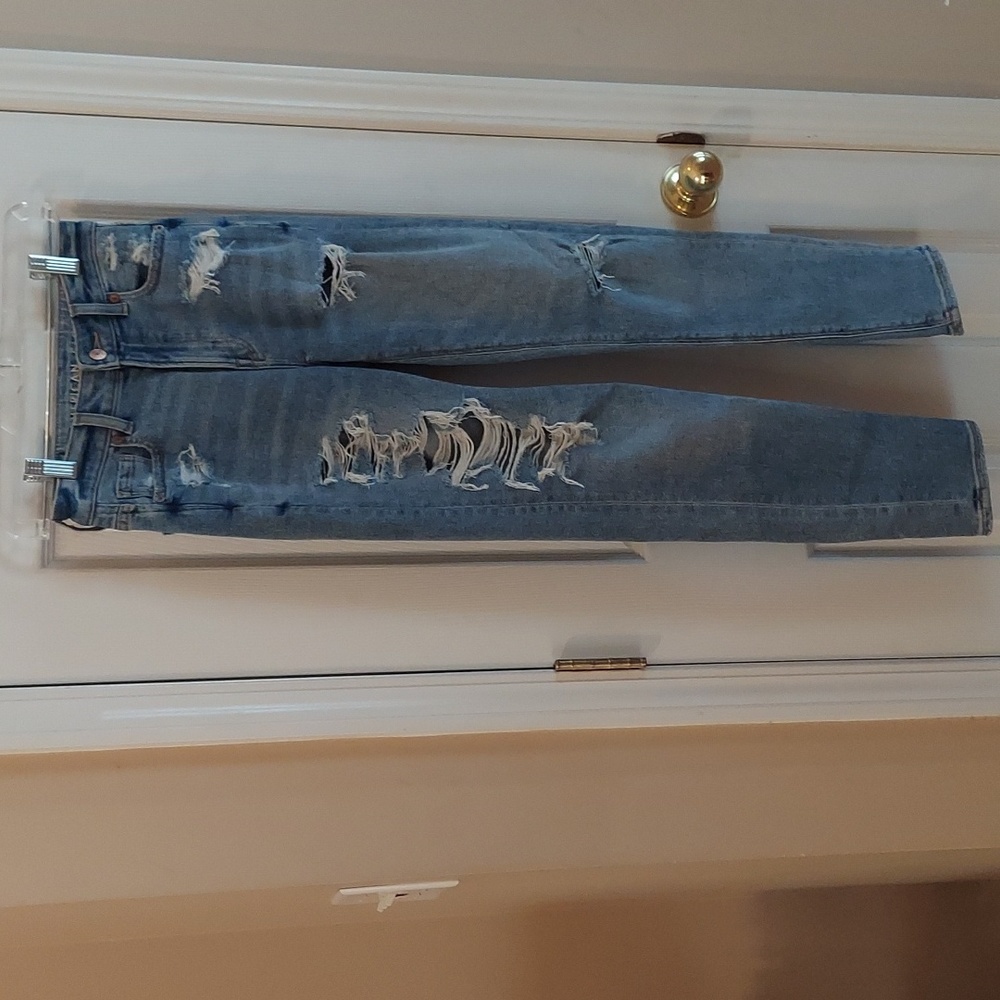 AMERICAN EAGLE STRETCH DESTROYED JEANS SIZE 000 EUC!